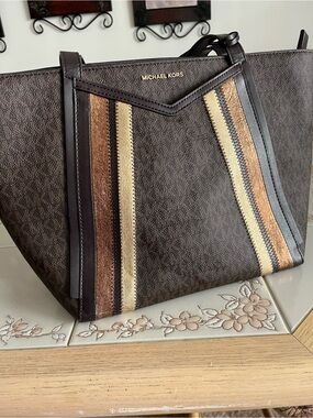 Michael Kors Authentic Women’s Whitney Signature Metallic Brown/Gold Lg